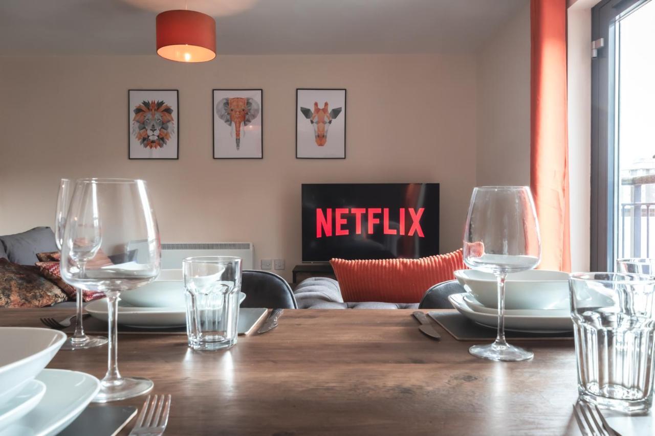 Best Price! 2 Bed City Centre - 4 Single Beds Or 2 Super King, Smart Tvs, Sofa Bed & Free Secure Parking Southampton Buitenkant foto