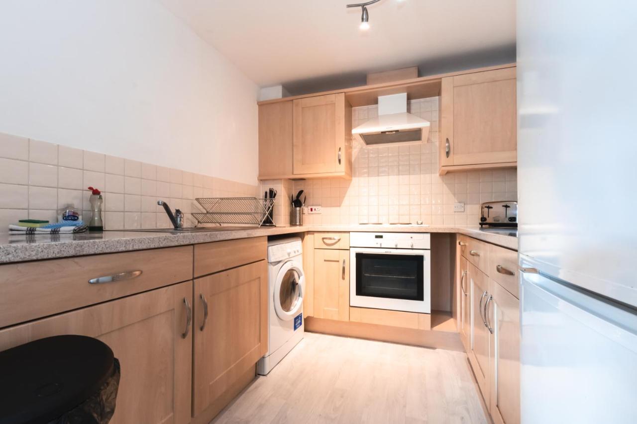 Best Price! 2 Bed City Centre - 4 Single Beds Or 2 Super King, Smart Tvs, Sofa Bed & Free Secure Parking Southampton Buitenkant foto